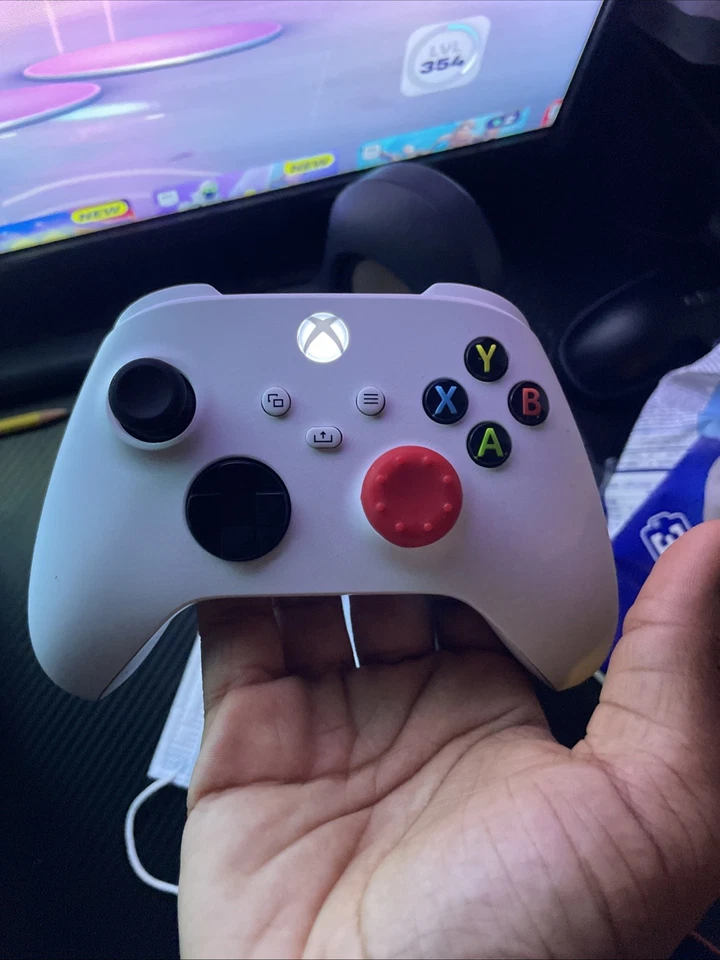 Xbox Series S Bundle - Image 4 of 4