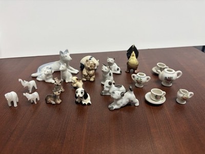 Vintage lot 22 Japan Mini Figurines Porcelain Dog Wolf Cat Bunny Deer Hen ++