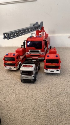   Feuerwehr Spielzeug Konvolut - 5x LKW mit Leiter & Beleuchtung | Fahrzeuge  