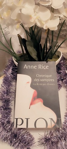 livre Les Chroniques Des Vampires - La Reine Des Damnés - Rice Anne en tbe