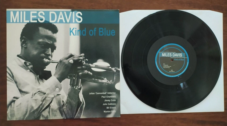Miles Davis Kind of Blue · Lp · 2011, foto 1 di 3