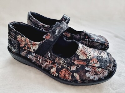 Pavers Women's Black Fasten Mary Janes Floral Leather Shoes