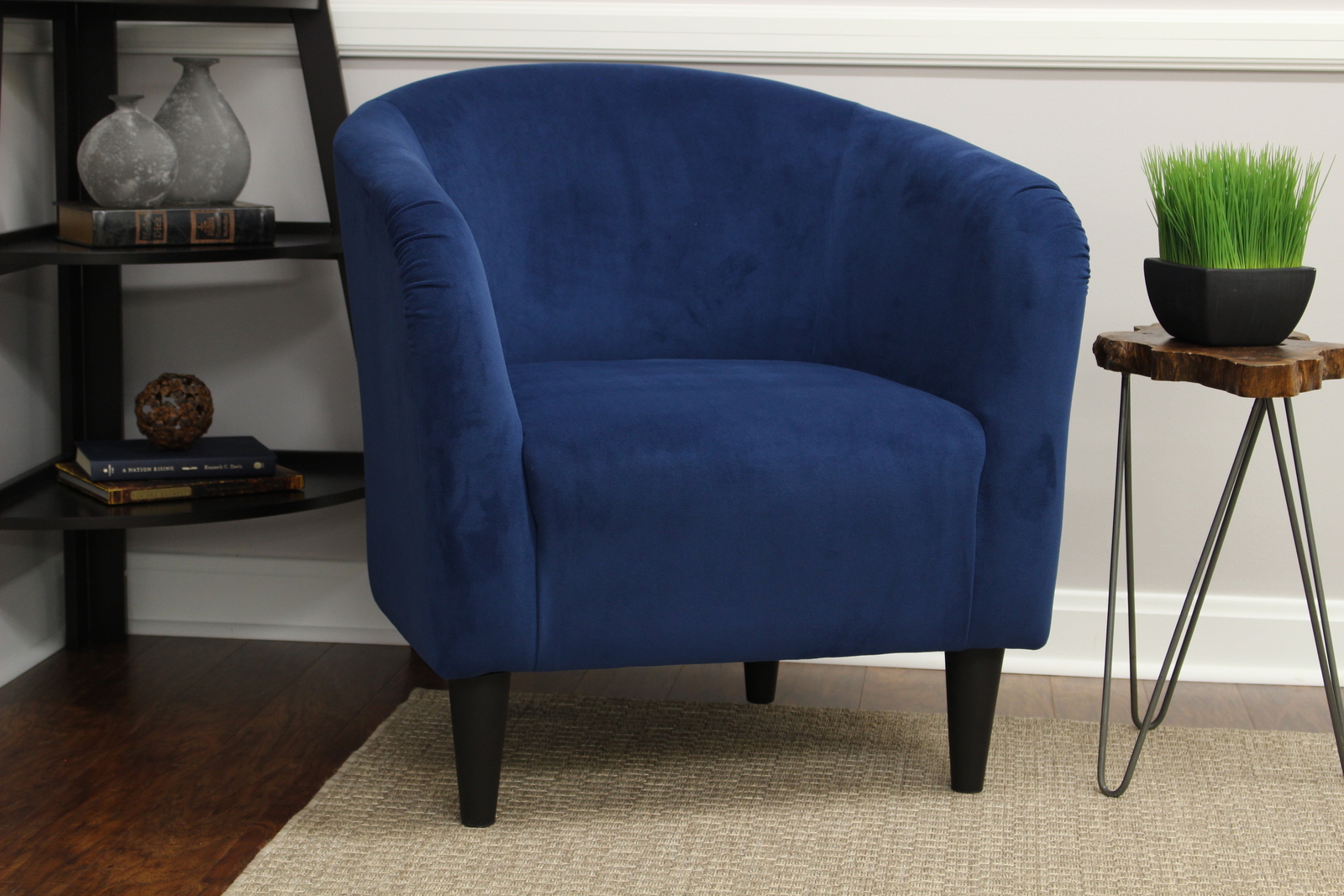 Microfiber Round Bucket Accent Chair with Padded Seat Cushion for Living Room