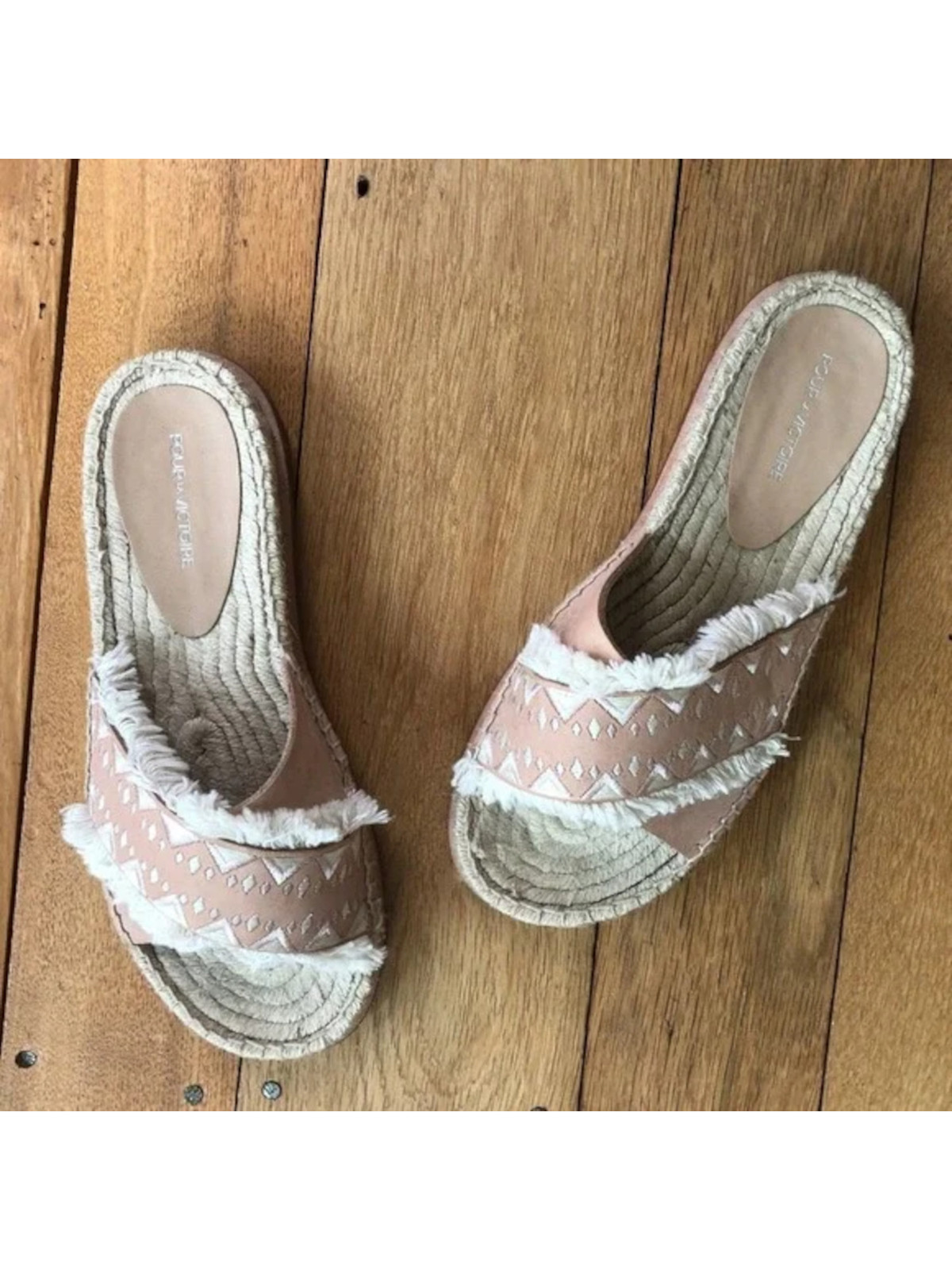 POUR LA VICTOIRE Женские Бежевые Слипоны Aztec Pikko на Платформе с Потертостями 75 9490₽