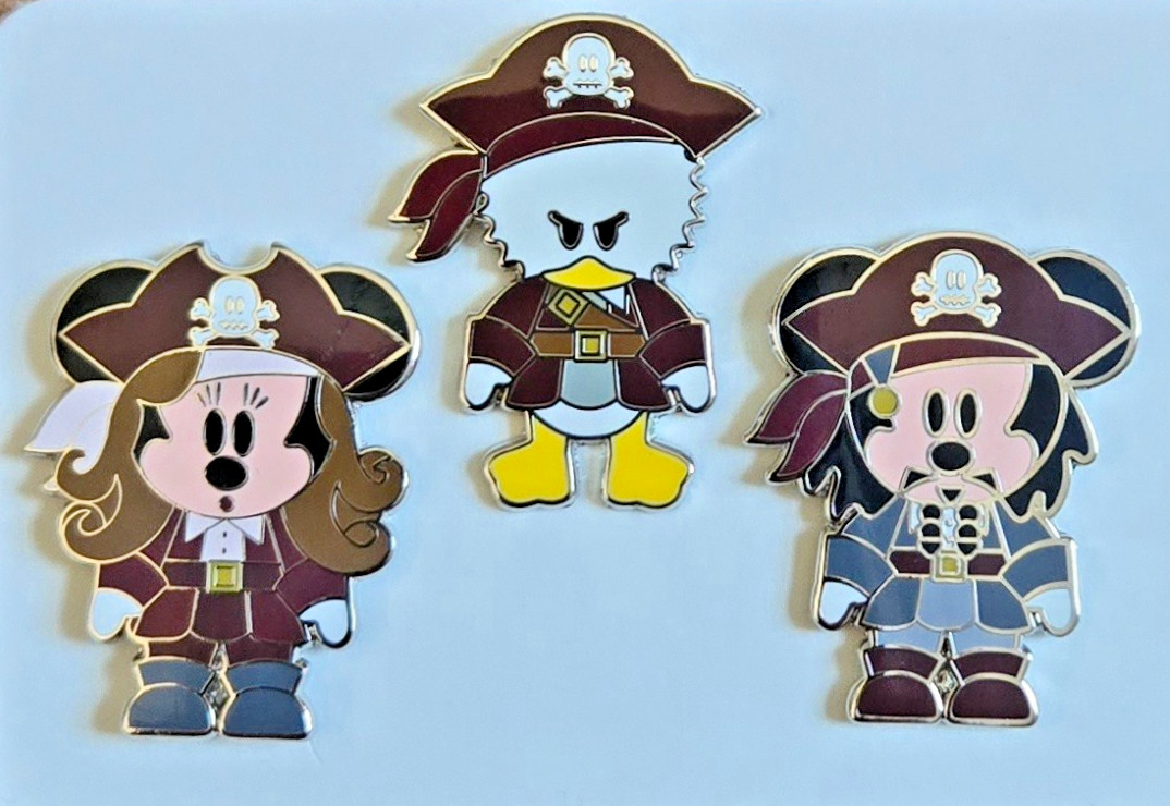 Disney mini pins "Pirates of the Caribbean" - 2 Mickey & Donald