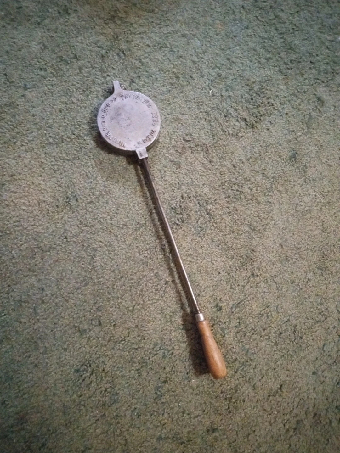 Vintage Minute Pie Mold Cleveland USA Decent Condition Pies Buns Burgers Ect Htf