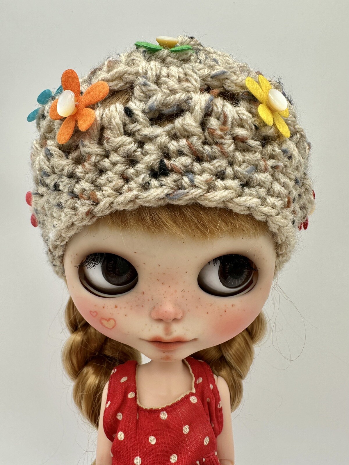 Vintage-style mini hat for Blythe dolls-image