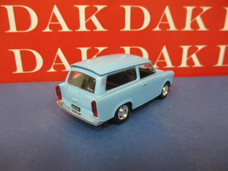 Die cast 1/43 Modellino Auto Trabant 601 Universal by Ist - Immagine 3 di 4