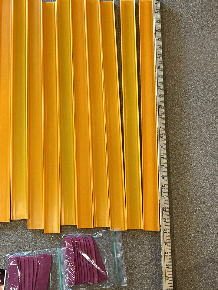 Vintage HOT WHEELS Race Track Set of 20 -24" with 18 Connectors, Booklet Mattel - Image 2 of 3