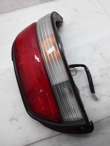 RH Passenger Right Tail Light Lamp 95-97 TOYOTA AVALON  (no wires) #o