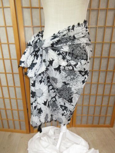 Liberty of London Target 40X60Blk/White Floral Fringed Scarf w/Flaw