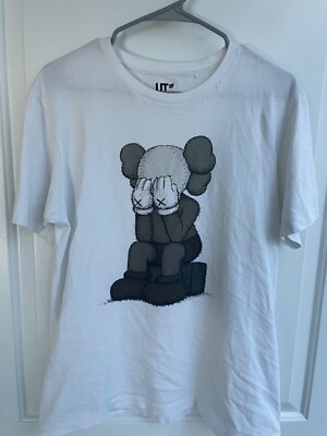 KAWS GRAPHIC T-SHIRT #2 ホワイト　Lサイズ Kaws x Uniqlo White Graphic T Shirt Size Large | eBay