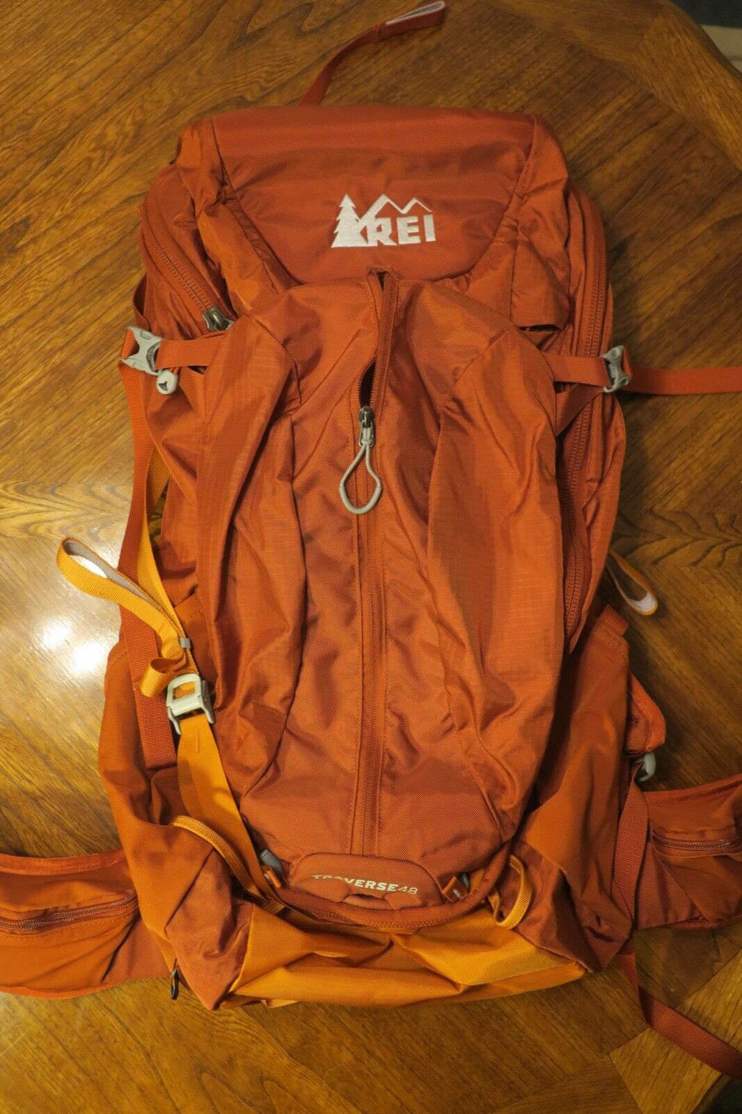 REI Traverse 48 Hiking Backpack Men’s M Orange With Rain Guard