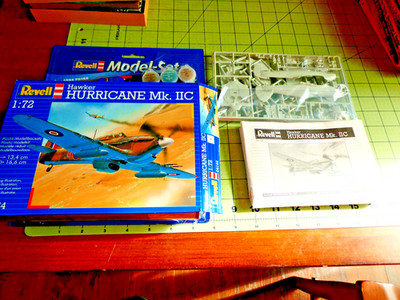 Revell/Monogram Model Kit Hawker Hurricane Mk. IIC NM OPEN PARTS SEALED