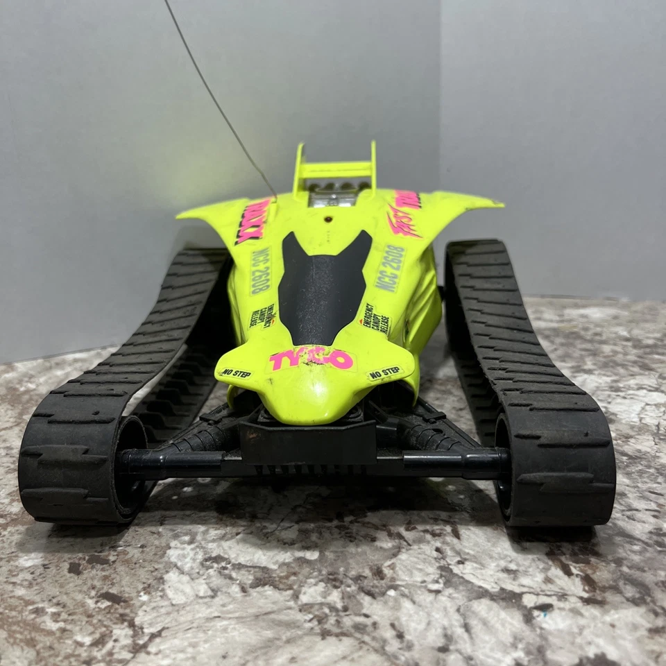 Vintage Tyco 9.6V Turbo Fast Traxx RC Car & Remote Working Extra Traxx “Read” - Image 4 of 4