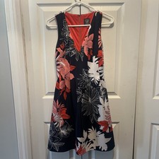 Vince Camuto Size 4 Small Scuba Fit & Flare Pleated V-Neck Floral Dress
