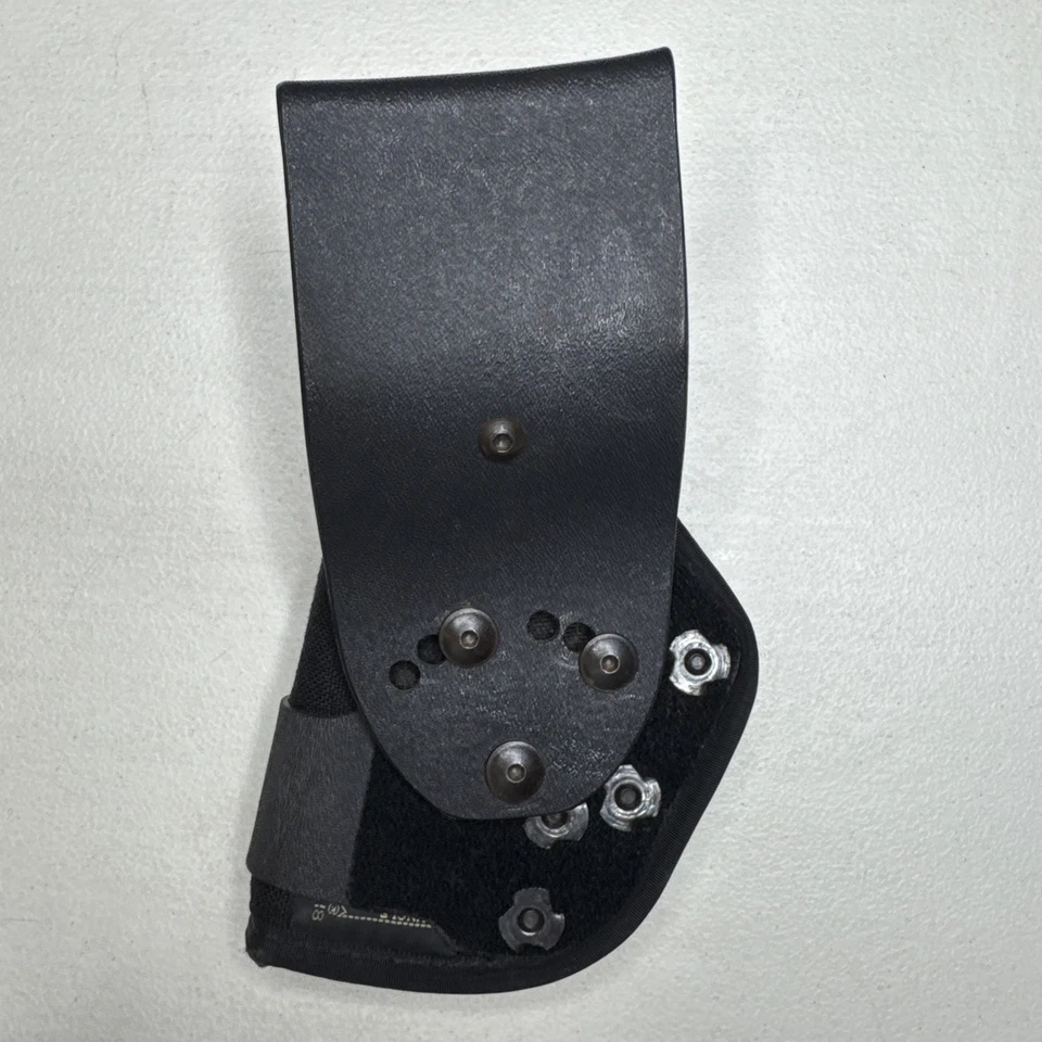 Uncle Mike’s Right Hand 6718-5 Size 18 Jacket Slot Dual Retention Duty Holster - Image 3 of 4