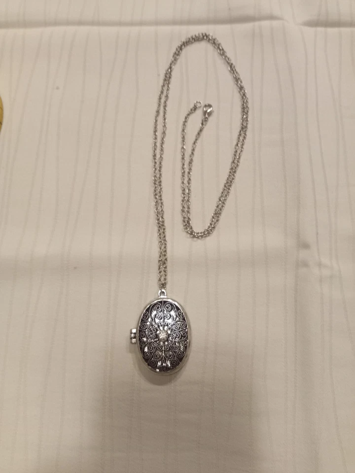 Ciondolo Portafoto Con Catenina - Immagine 4 di 4