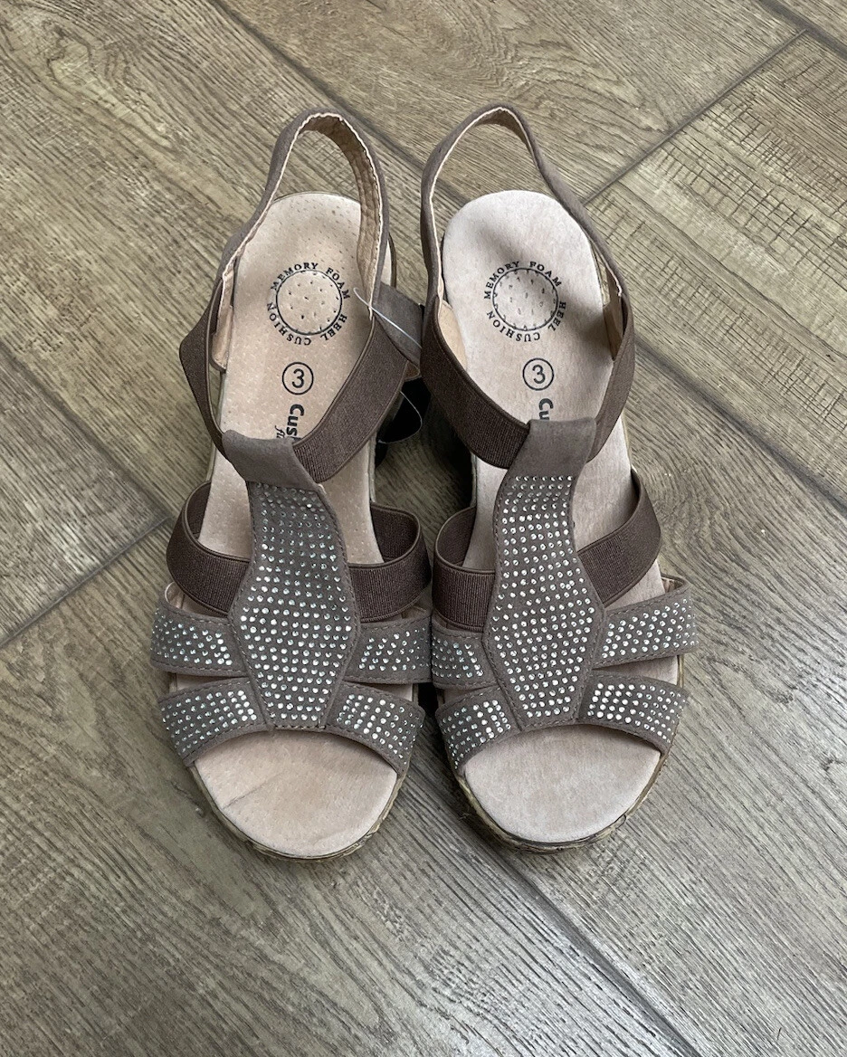 Cushion walk shop wedges