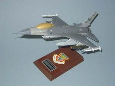 Usaf General Dymanics F-16c Falcon Mountain Home Afb Desk 132 Model Sc Airplane Usaf General Dymanics F-16c Falcon Mountain Home Afb Desk 132 Model Sc Airplane