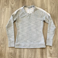 Athleta Long Sleeve W/thumb Holes Women  s Sz Small