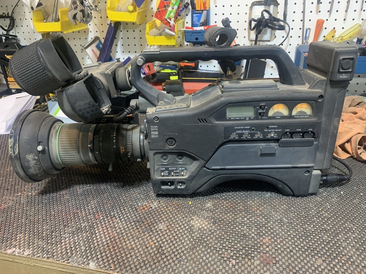 Sony Hyper HAD EVW-300 Hi8 Camera and Canon VH17x7 BCTV 1.4