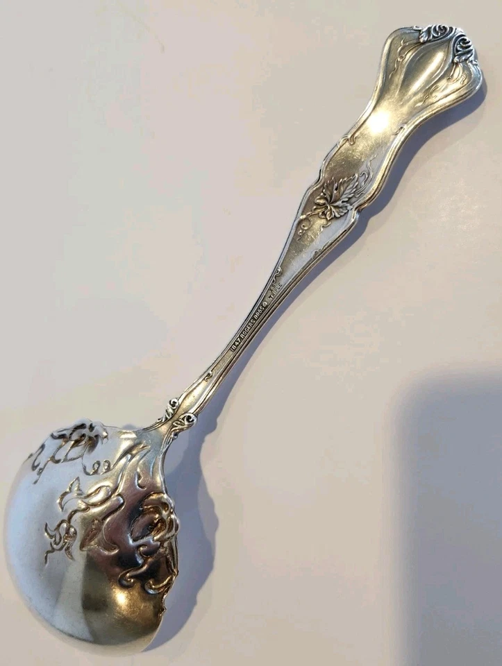 ROGERS BROS UVA XS Antigua Triple Plateado Baya/Cuchara de Postre 1847  Foto 3 de 4