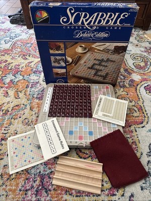 1987 Deluxe Scrabble Turntable Game Complete in Good Condition Vintage READ