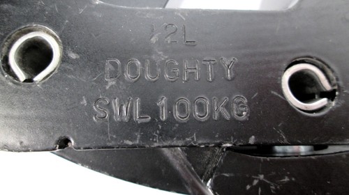 1x Abrazadera de gatillo negra aprobada por TUV Doughty SWL100KG 12L - Imagen 2 de 3