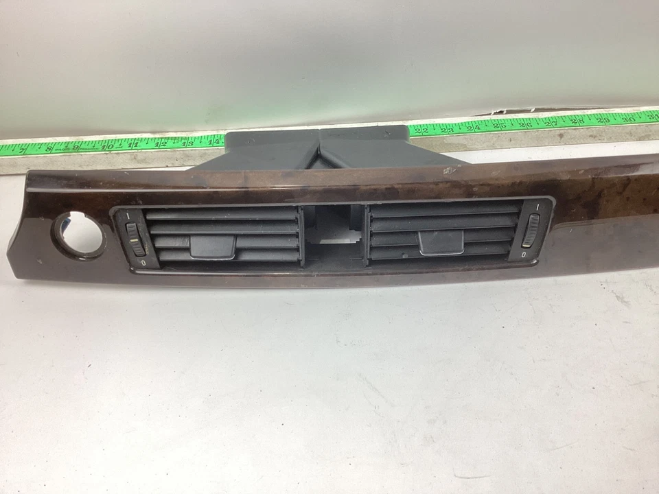 BMW 335i 2007-2011 tablero de instrumentos panel de ajuste delantero superior centro y ventilación OEM. Foto 4 de 4