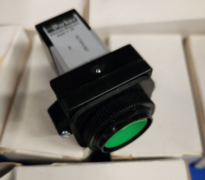 PARKER VLF3P4-302 Green Manual Pushbutton Operation of 3 Way Pneumatic Valve NEW