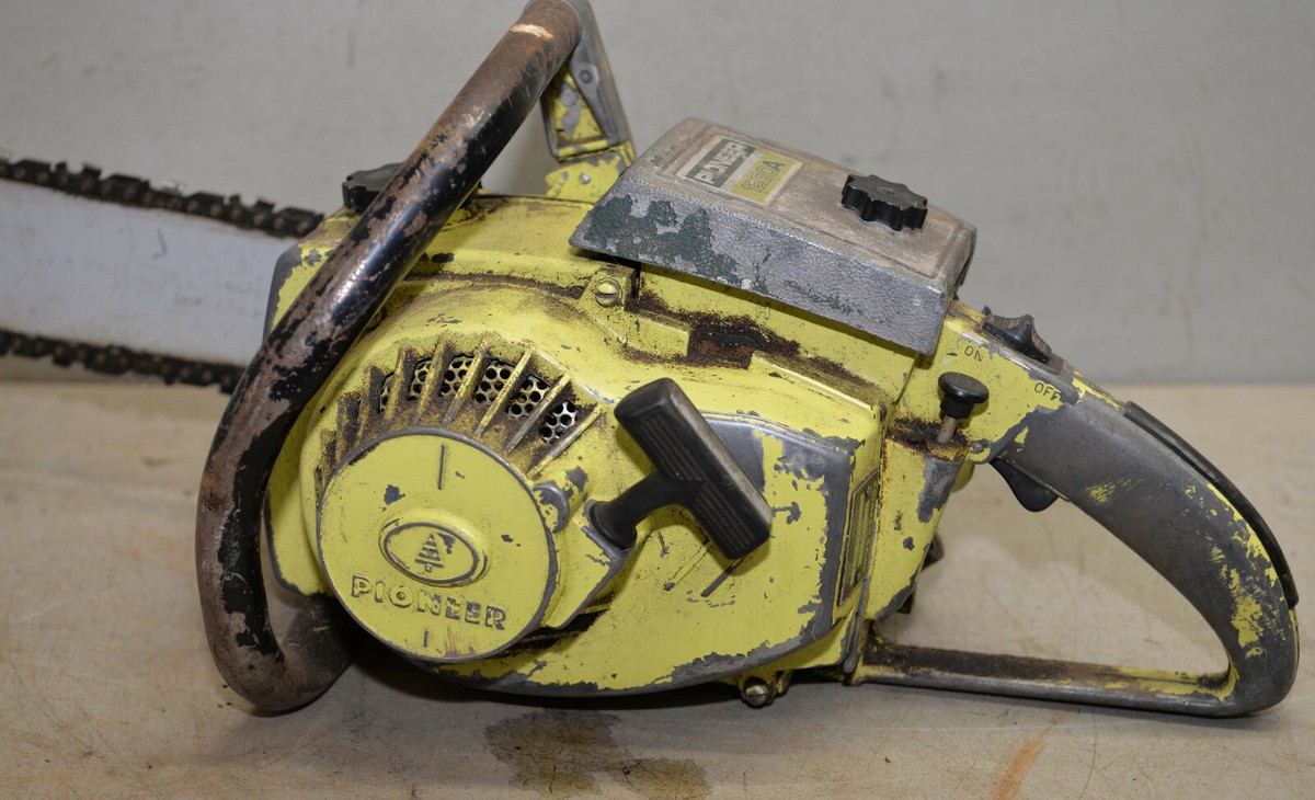 Pioneer 1200 A classic muscle saw chainsaw vintage logging Pioneer 1200 A classic muscle saw chainsaw vintage logging