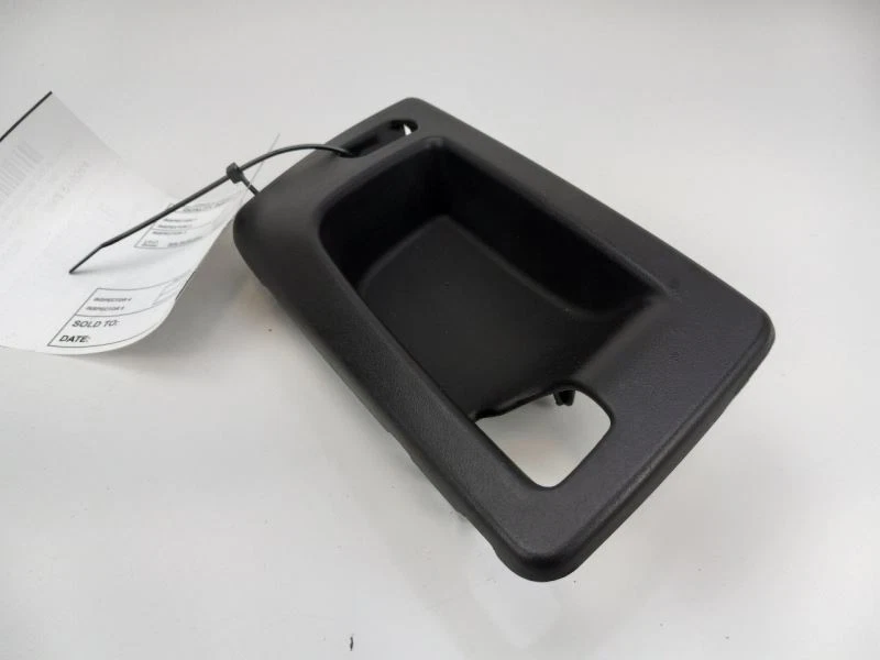 2006 CADILLAC CTS FRONT RIGHT INTERIOR DOOR HANDLE TRIM COVER Foto 2 de 4