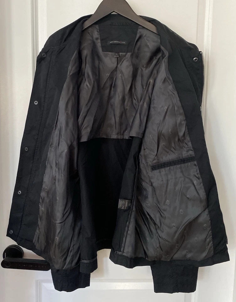 Chaqueta Hipster John Varvatos Para Hombres Negra Recubierta Cremallera/Botones Talla XL Foto 4 de 4