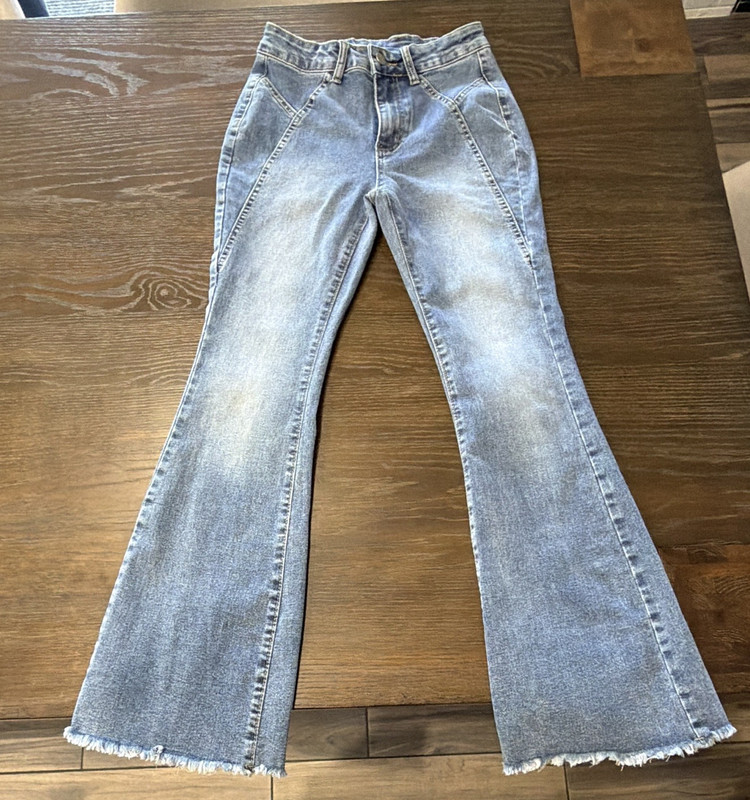 SHEIN Women’s Blue Light Wash Flared Jeans High Rise 5-Pocket Button Zip