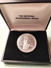 us mint 1976 bicentennial medal silver - in plastic holder, case. 1 oz silver