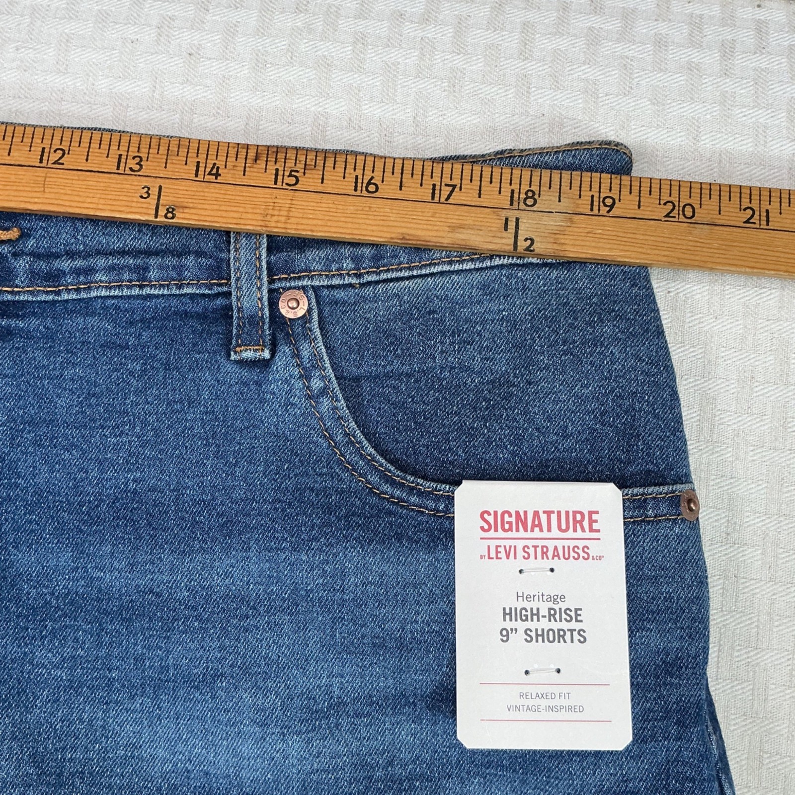 Signature Levi Strauss Womens Size 18W Blue High-Rise Relaxed Fit Bermuda Shorts thumbnail 8