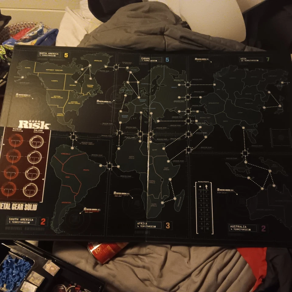 RISK METAL GEAR SOLID COLLECTOR'S EDITION Board GAME New not Sealed COMPLETE - Image 2 of 4