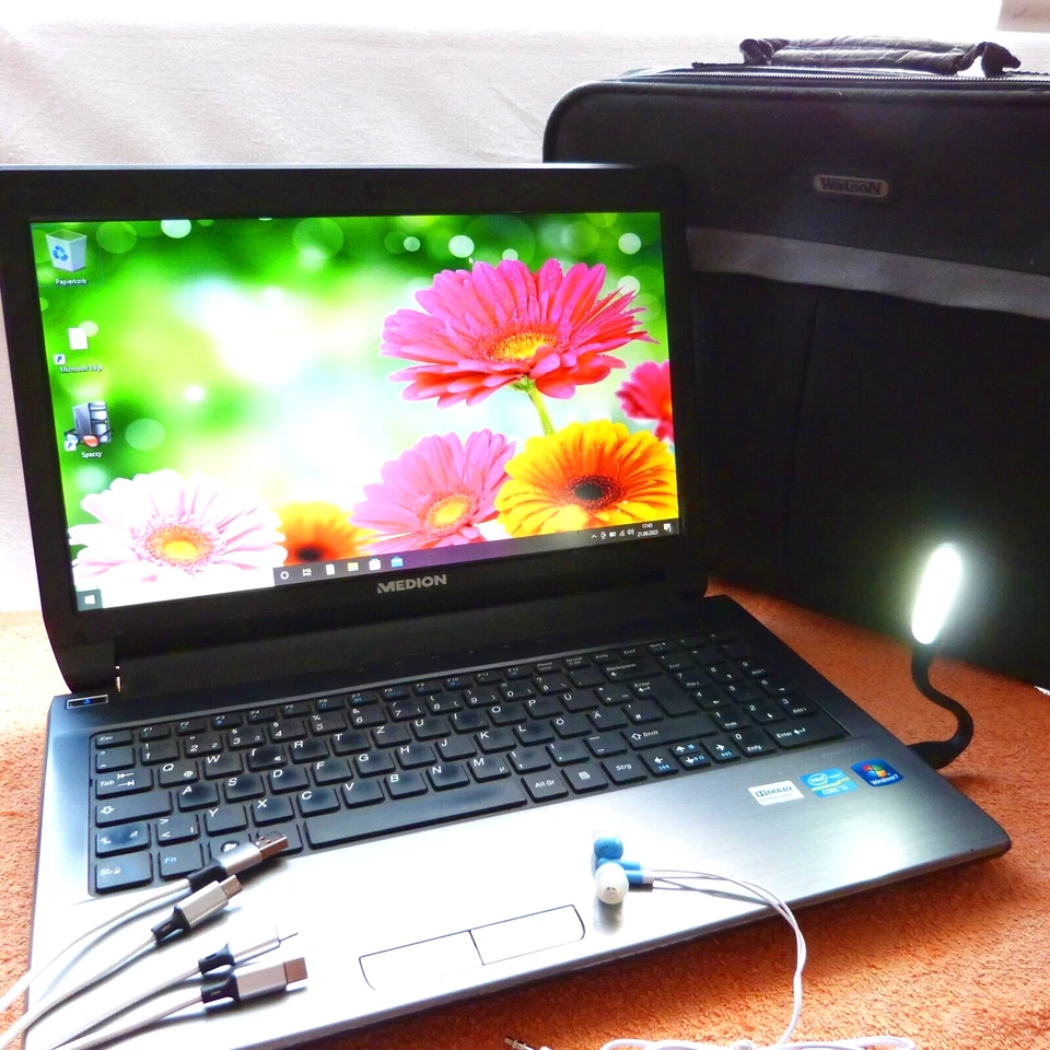 Medion E6228 DOLBY 15 Zoll l 8GB RAM NEU l Windows 10 Pro 250GB SSD l HDMI USB3