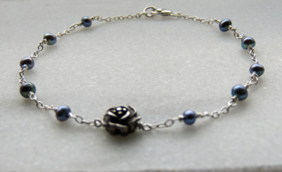 ★rosemont★ Silver Ribbon Pearl Bracelet RA24C49E Mother of Pearl and Diamond Clover Bracelet in Sterling Silver