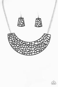 Paparazzi Necklace ~ Powerful Prowl 