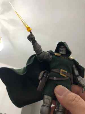 mezcoone:12collective ドクター・ドゥーム Mezco Toys 1/12 Collective Marvel Doctor Doom Action Figure