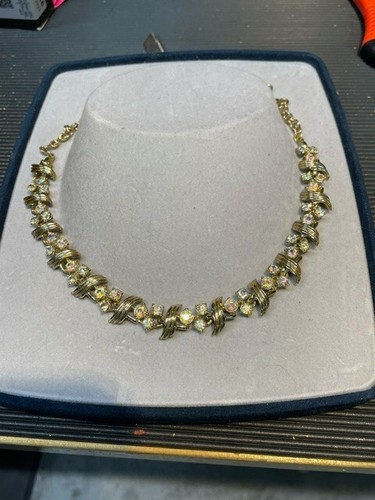 MARVELOUS VINTAGE NECKLACE