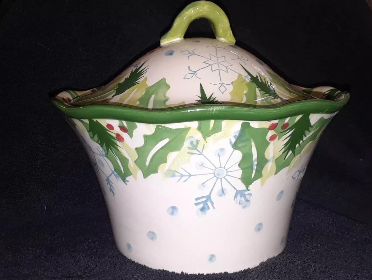 Temptations bakeware HOMETOWN CHRISTMAS 2 piece oven to table set By