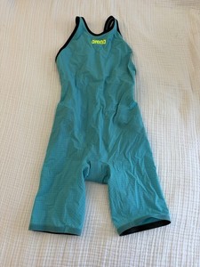 Arena Flex Closed Back Size 26