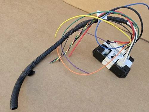 ✅️ USED Power Gear Leveling Control Relay Fuse Module / Plug Harness #1010002348