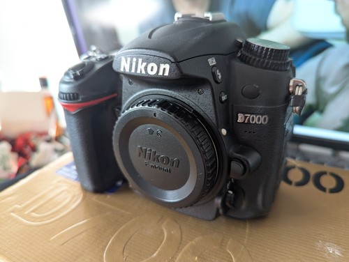 Nikon D7000 BOXED (Shutter Count 73,000)