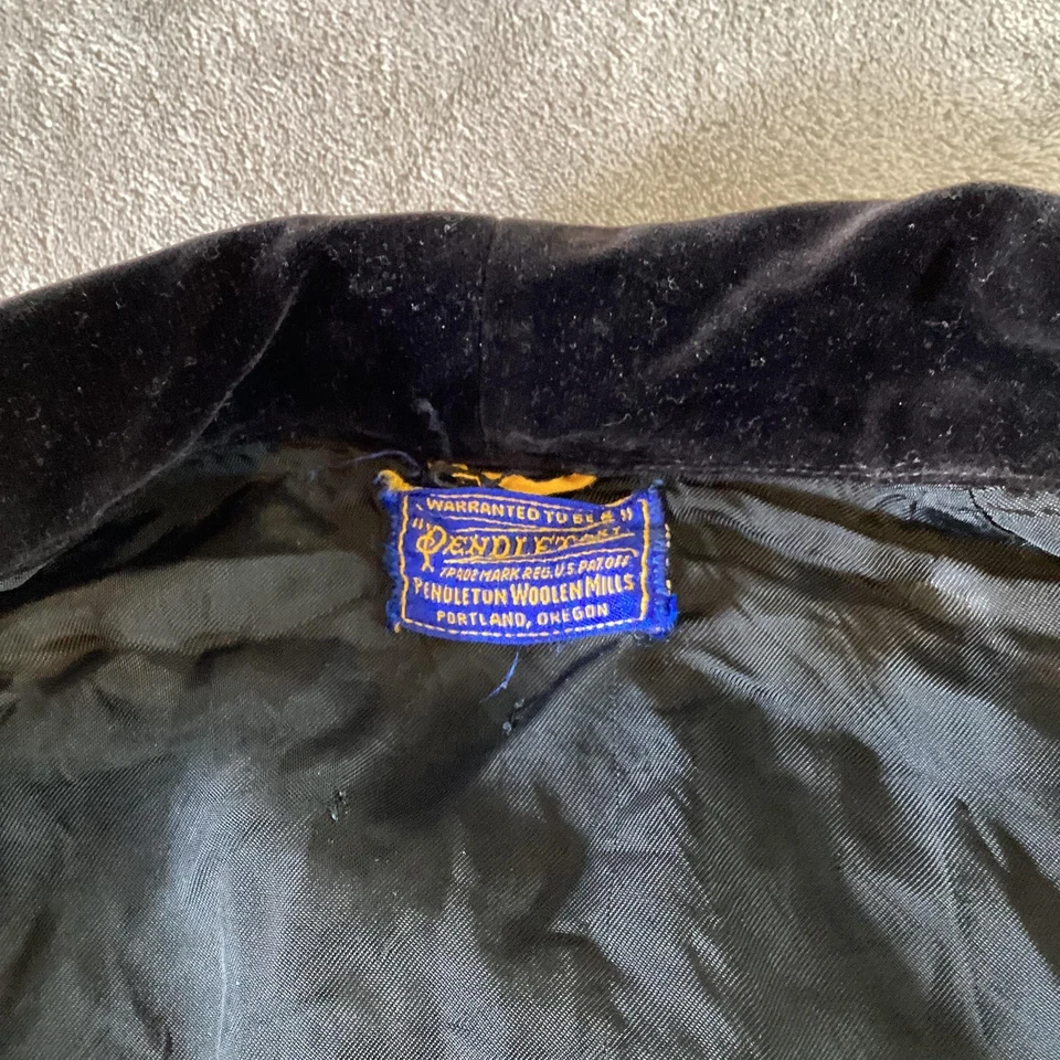 Vintage Pendleton Jacket Mens Medium Large Red Black Plaid Wool Smoking Robe 50s - Image 4 of 4