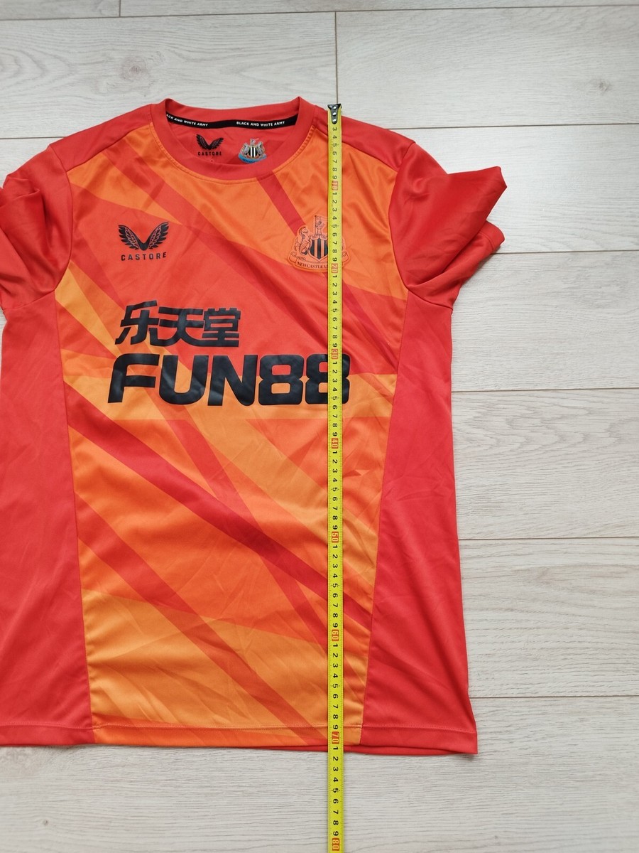 Newcastle United football jersey training shirt 2021/2022 Castore