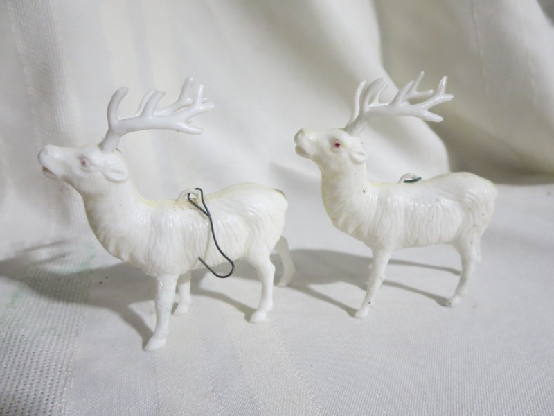 Vintage Pair of Hard Plastic White Reindeer Ornaments 3 1/4"